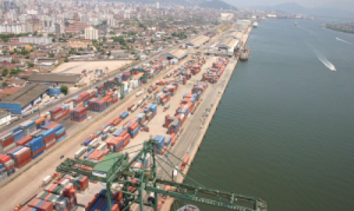 Movimentação de cargas portuárias cai 3,3% no primeiro semestre