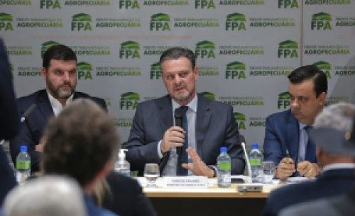 Fávaro apresenta na FPA abertura de mercados internacionais e recorde de exportações 
